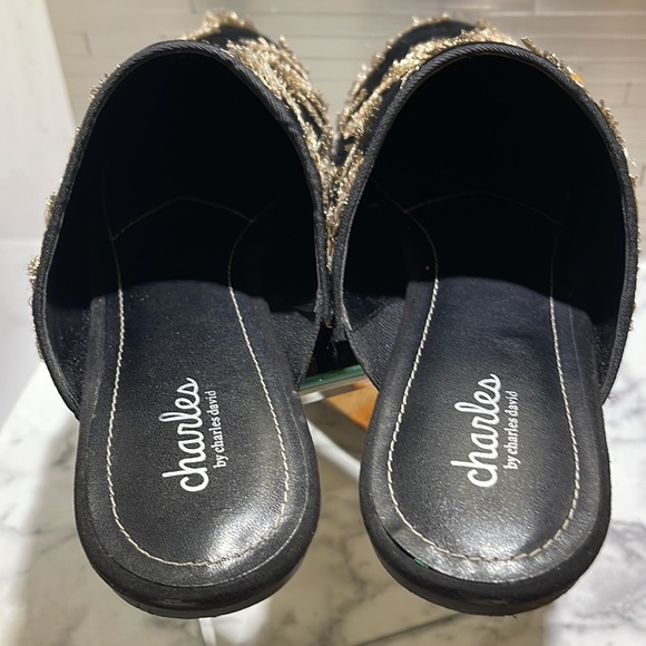 NWOB/Velvet Fickle Charles by Charles David black w/Gold Sequins mule. Size 10 - Picture 3 of 7